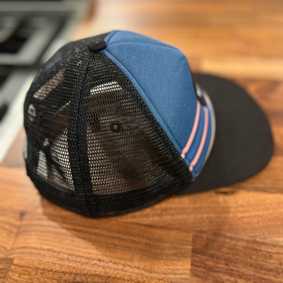 Quiksilver SnapBack in GUC - Picture 4 of 6